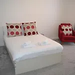 Spacious 2 Bed Flat In Easton