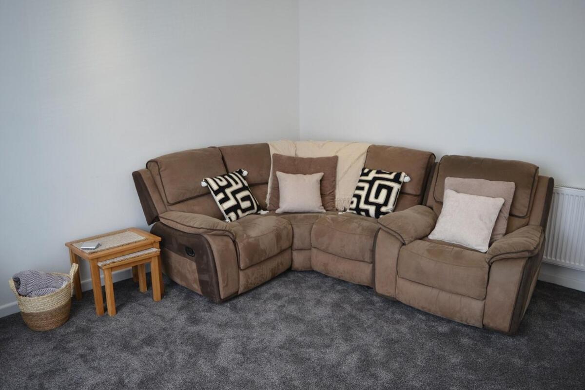 Spacious 2 Bed Flat In Easton Apartment Bristol