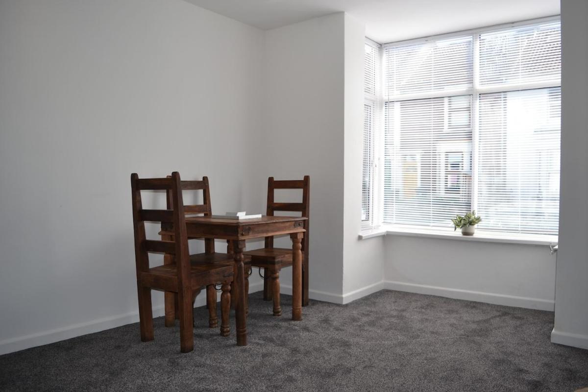 Spacious 2 Bed Flat In Easton